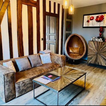 Le relais d'Eugènie en hyper centre-ville Compiègne Extérieur photo