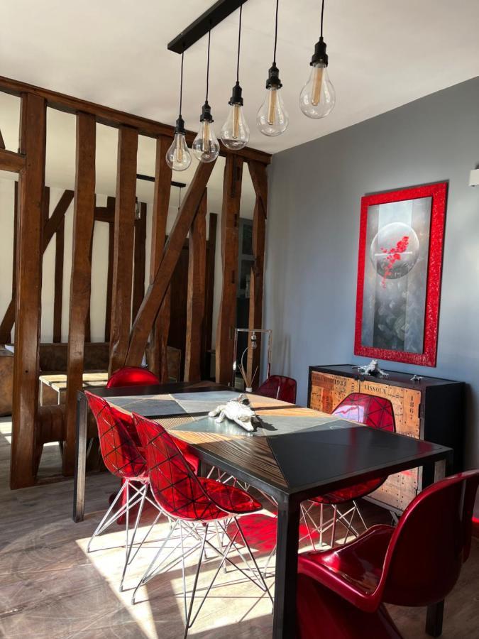 Le relais d'Eugènie en hyper centre-ville Compiègne Extérieur photo